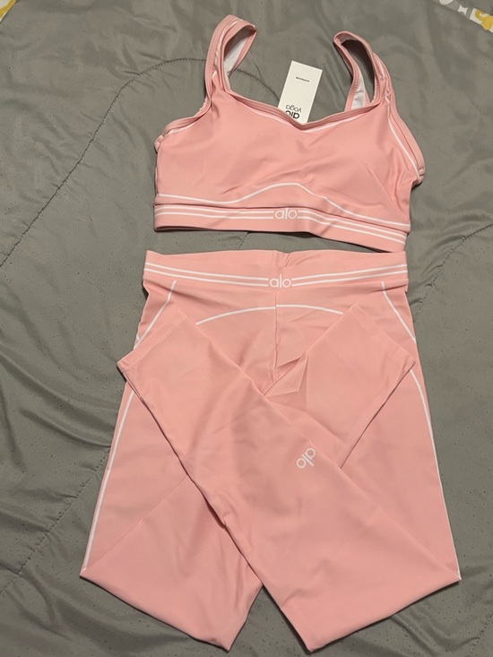 ALO Yoga Other - ALO Yoga Pink Sports Bra and Leggings Set